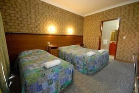 Pavlos Motel - Accommodation Gladstone 1