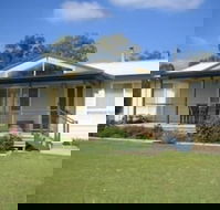 The Grange on Hermitage - Accommodation Gladstone