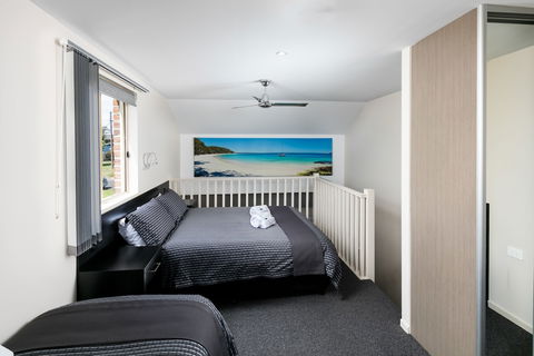 Dolphin Shores - Accommodation Gladstone 3