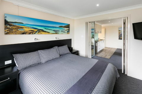Dolphin Shores - Accommodation Gladstone 2