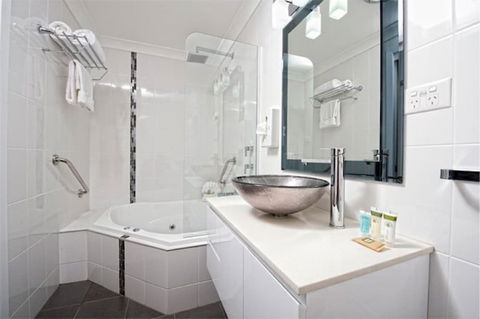 Dolphin Shores - Accommodation Gladstone 5