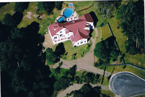 Kingfishers Manor - Accommodation Gladstone 3