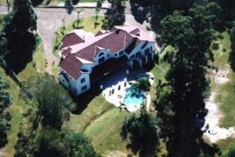 Kingfishers Manor - Accommodation Gladstone 1