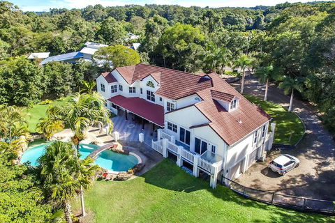 Kingfishers Manor - Accommodation Gladstone 2