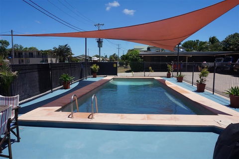 A & A Motel - Accommodation Gladstone 1