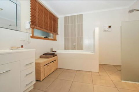 Sherwood View Accommodation - Accommodation Gladstone 2