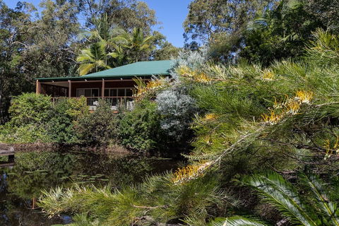Lake Weyba Cottages - Accommodation Gladstone 2