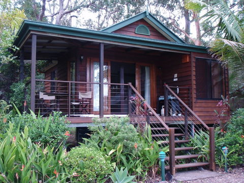 Lake Weyba Cottages - Accommodation Gladstone 1
