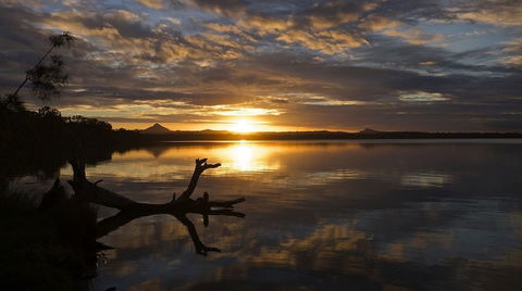 Lake Weyba Cottages - Accommodation Gladstone 0