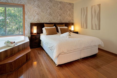 Lake Weyba Cottages - Accommodation Gladstone 3