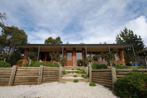 Blickinstal Barossa Valley Retreat - Accommodation Gladstone 0