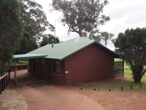 Augusta Sheoak Chalets - Accommodation Gladstone 3