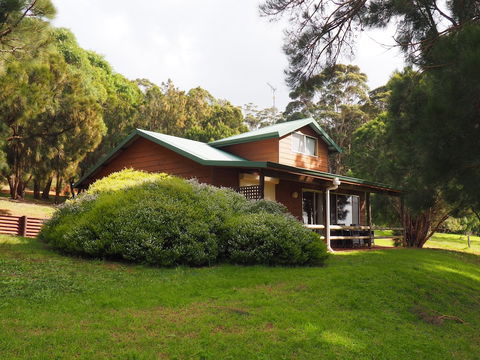 Augusta Sheoak Chalets - Accommodation Gladstone 2