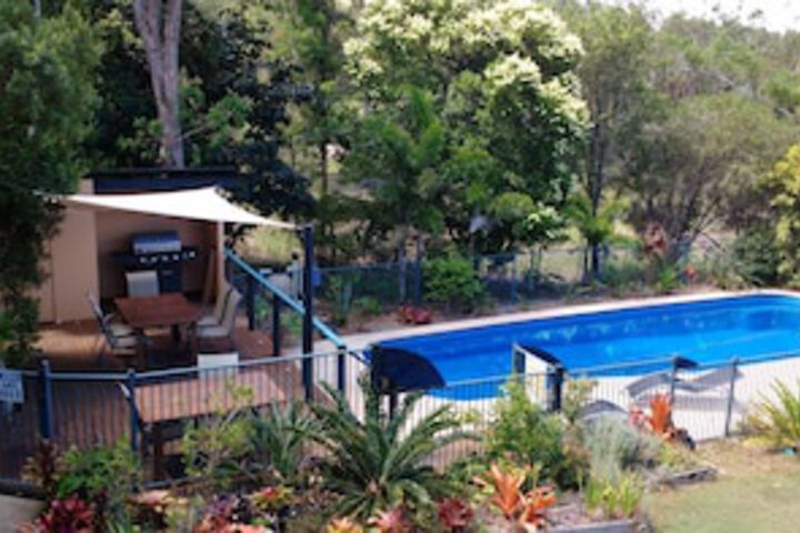 Macleay Island QLD Accommodation Gladstone