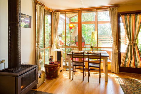 Arcadia Cottages - Accommodation Gladstone 3
