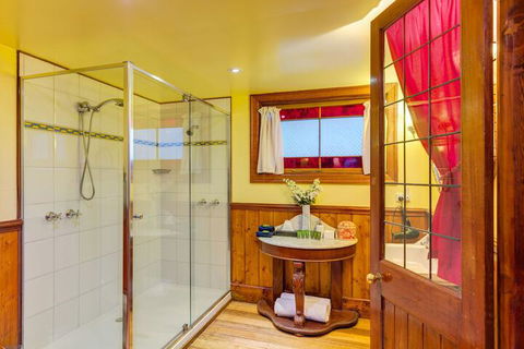 Arcadia Cottages - Accommodation Gladstone 6