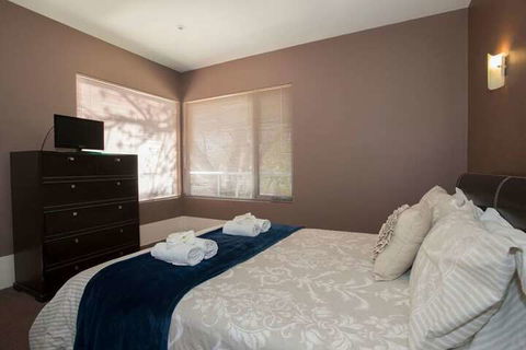 Barossa Valley Apartments - Accommodation Gladstone 6