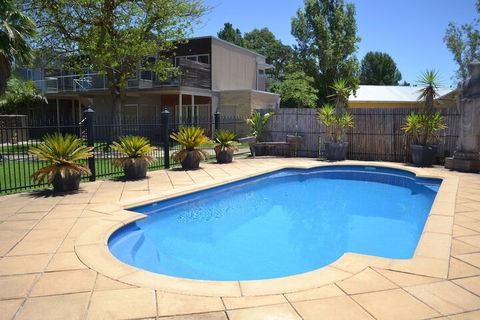 Barossa Valley Apartments - Accommodation Gladstone 2
