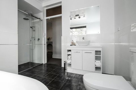 Lanzerac Country Estate - Accommodation Gladstone 2