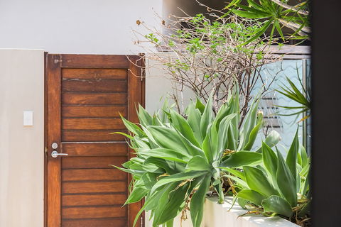 Jades On Lawson - Accommodation Gladstone 0