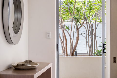 Jades On Lawson - Accommodation Gladstone 1