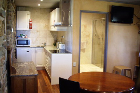 1860 Wine Country Cottages - Accommodation Gladstone 7