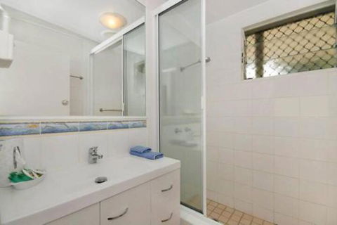 The Gulls Apartments - Accommodation Gladstone 4