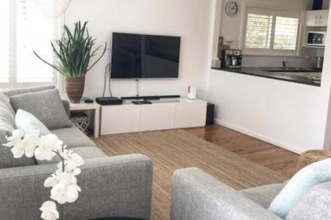The Seaside Beachhouse Mollymook - Accommodation Gladstone 6