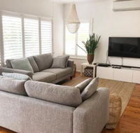 The Seaside Beachhouse Mollymook - Accommodation Gladstone