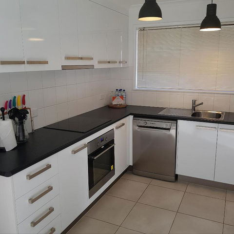 At Home Apartments - Accommodation Gladstone 1