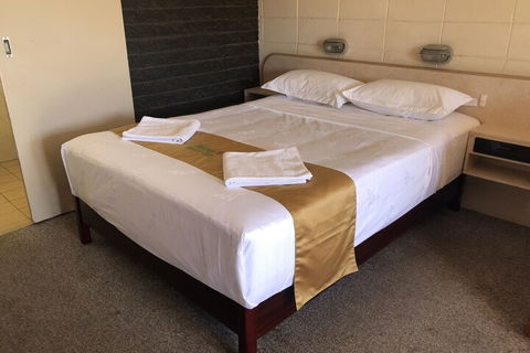 Inland Oasis Motel - Accommodation Gladstone 5