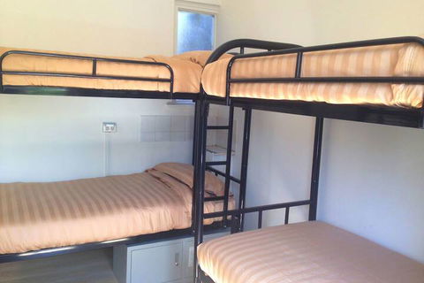 Sydney Star Backpackers - Accommodation Gladstone 5