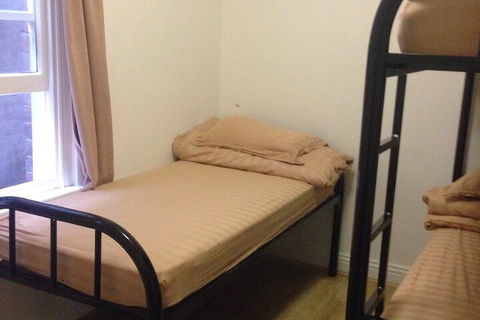 Sydney Star Backpackers - Accommodation Gladstone 1