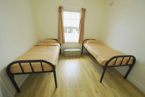 Sydney Star Backpackers - Accommodation Gladstone 4