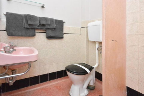 Eyre Hotel Whyalla - Accommodation Gladstone 6
