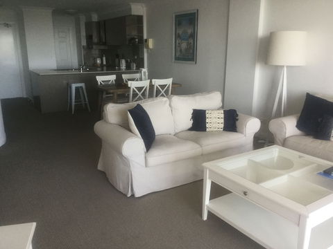 Broadbeach Holiday Apartments - Accommodation Gladstone 6