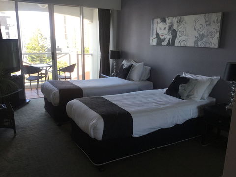 Broadbeach Holiday Apartments - Accommodation Gladstone 4