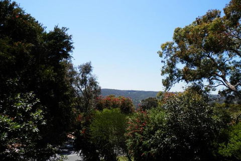 The Hideaway Luxury B & B Retreat - Accommodation Gladstone 2