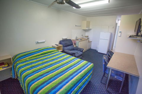 Fourth Avenue Motor Inn - Accommodation Gladstone 7
