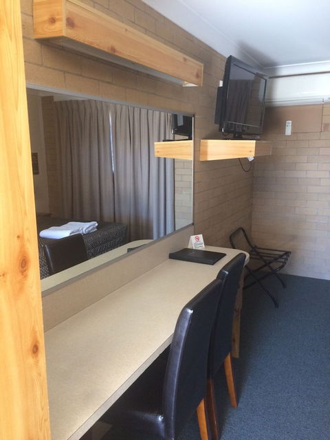 Alexander Motor Inn Moree - Accommodation Gladstone 0