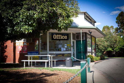 Strayleaves Caravan Park - Accommodation Gladstone 1