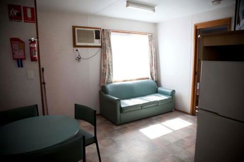 Strayleaves Caravan Park - Accommodation Gladstone 3