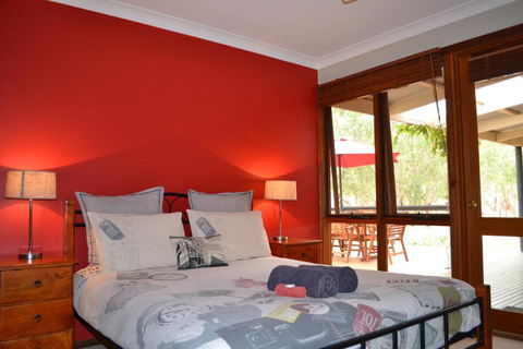 Friends At McLaren Vale - Accommodation Gladstone 3