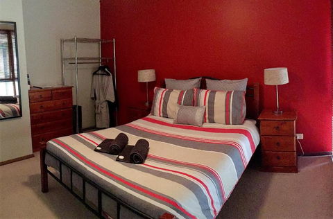 Friends At McLaren Vale - Accommodation Gladstone 4