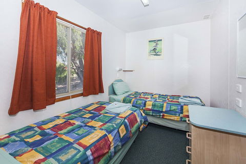Naracoorte Holiday Park - Accommodation Gladstone 3