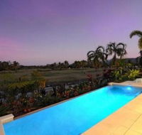 4 Cascade House Luxury Holiday Home - Accommodation Gladstone