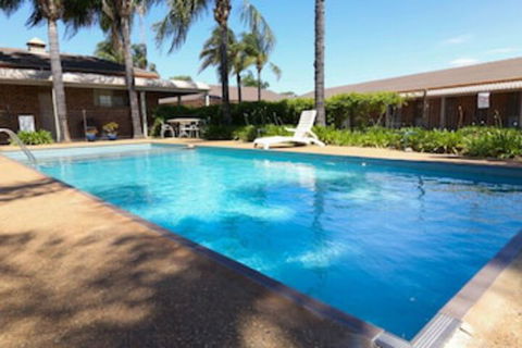 Exies Bagtown - Accommodation Gladstone 0