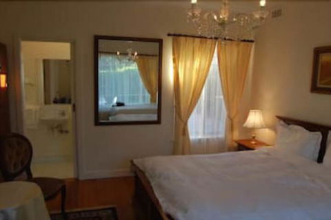 Bluebell Bed & Breakfast - Accommodation Gladstone 3