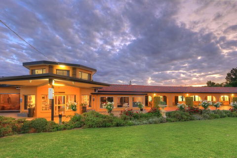 Twin Swans Motel - Accommodation Gladstone 3