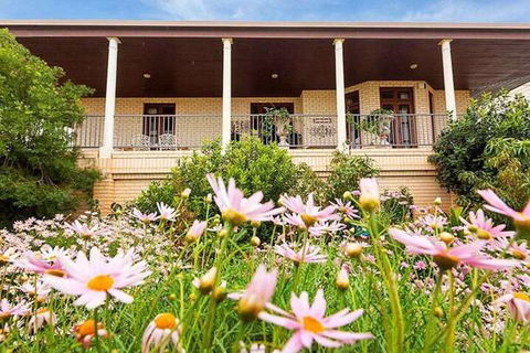 Fairway Manor Accommodation - Accommodation Gladstone 2